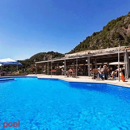 Case de vacanță Aqua Seafront Corfu House With Garden